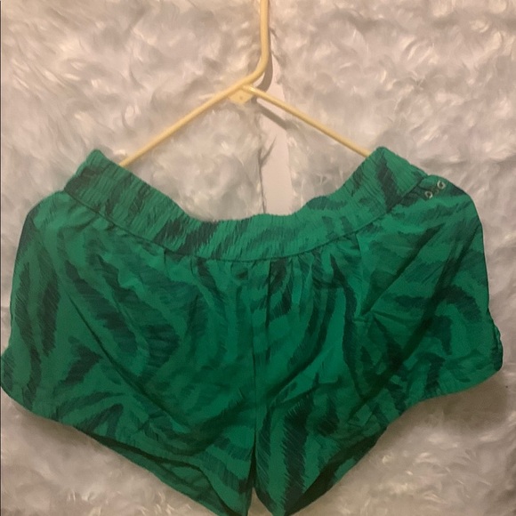 DSG Green Patterned Athletic Shorts - Picture 1 of 4